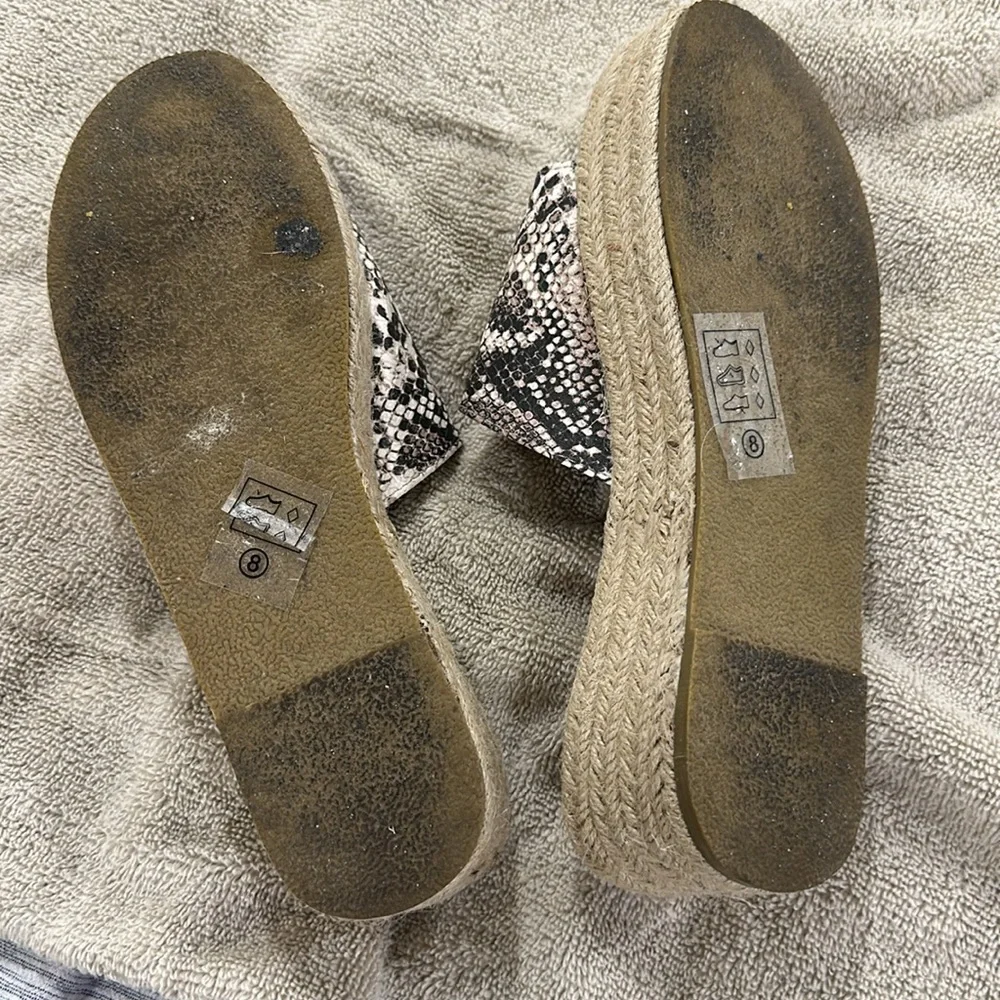 Snake print sandals - Picture 2 of 2